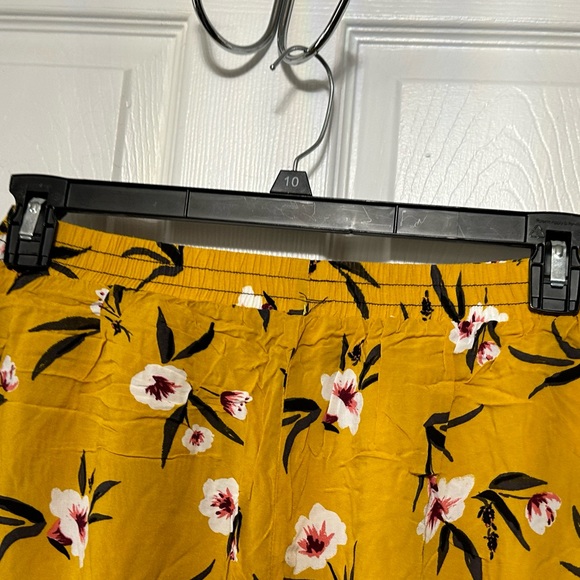 Shosho pants size medium - Picture 2 of 5